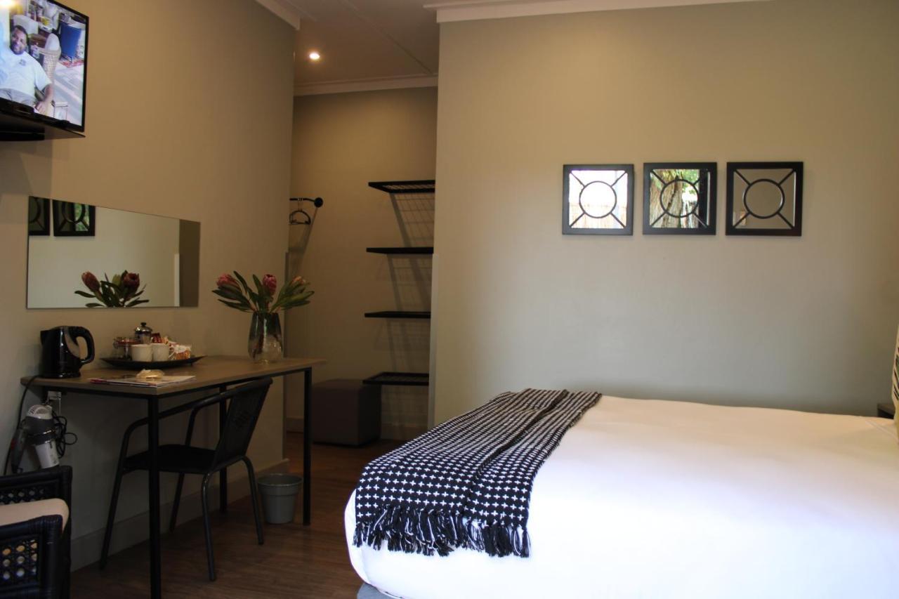 Pepper Tree Venue & Guesthouse Bloemfontein Bagian luar foto